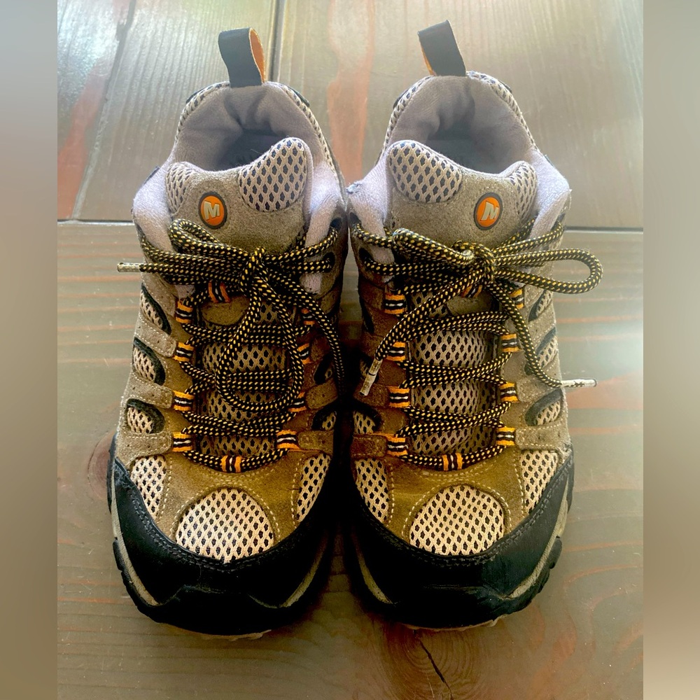 Merrell Moab vibram sole hiking shoe women’s 8